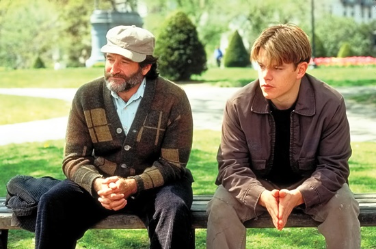 Robin Williams cùng bạn diễn Matt Damon trong bộ phim Good Will Hunting, bộ phim đã đưa ông đến với tượng vàng Oscar.