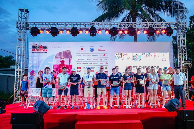 Cuộc hội ngộ đầy hào hứng của những “chiến binh thép” tại Đà Nẵng