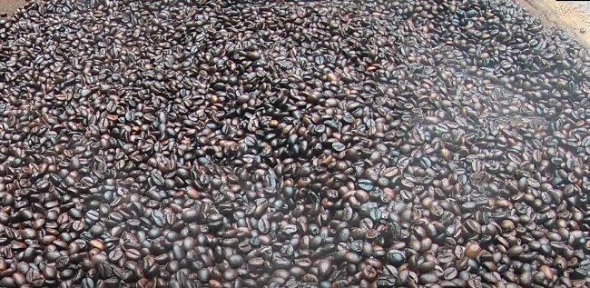 Thú vị quán cà phê rang thủ công tuổi đời 60 năm ở TPHCM Thú vị quán cà phê rang thủ công tuổi đời 60 năm ở TPHCM