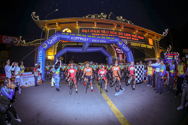 Hơn 1.000 VĐV tham gia ngày hội xe đạp nghiệp dư tại Bình Dương