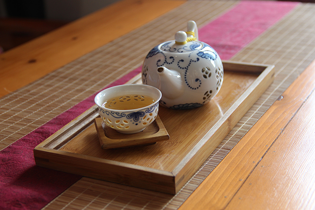 Khi chén trà là đầu câu chuyện Khi chén trà là đầu câu chuyện