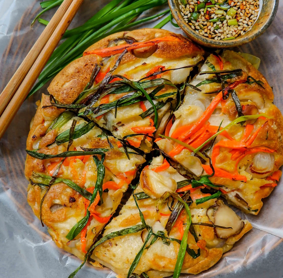 Bánh xèo Pajeon Hàn Quốc: hoàn hảo cho một bữa xế tuần cách ly xã hội
