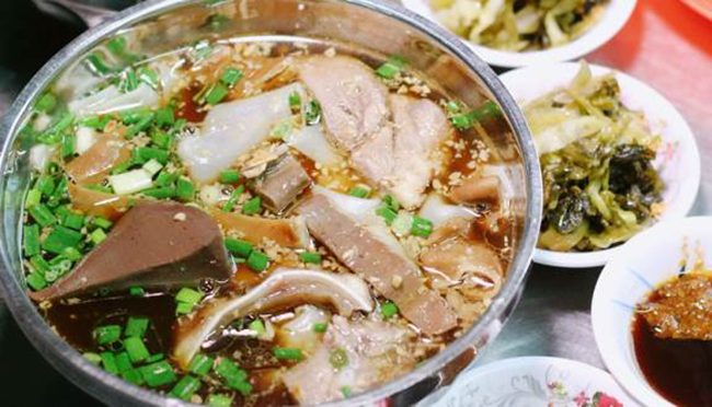 Trưa nay ăn gì: tìm đến sự mới lạ với hủ tiếu Hồ - Sài Gòn Tiếp Thị