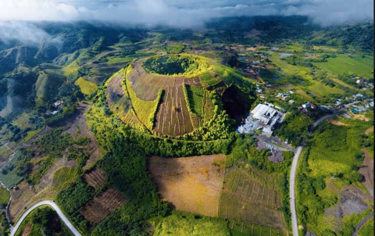 Chiêm ngưỡng vẻ đẹp 5 miệng núi lửa tại Công viên địa chất Đắk Nông Chiêm ngưỡng vẻ đẹp 5 miệng núi lửa tại Công viên địa chất Đắk Nông
