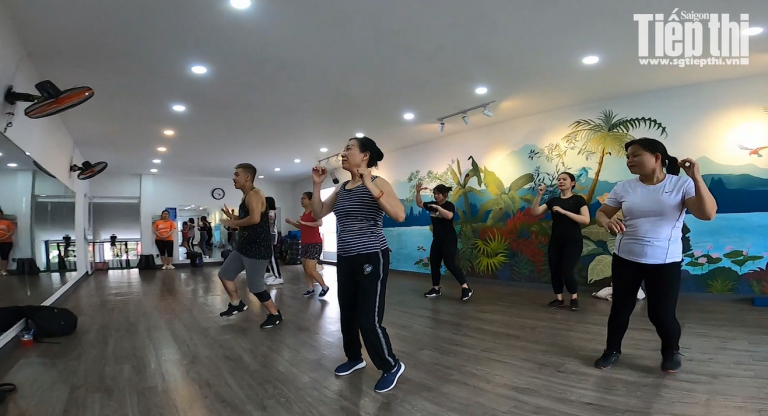Giải tỏa căng thẳng, linh hoạt hơn với bộ môn zumba