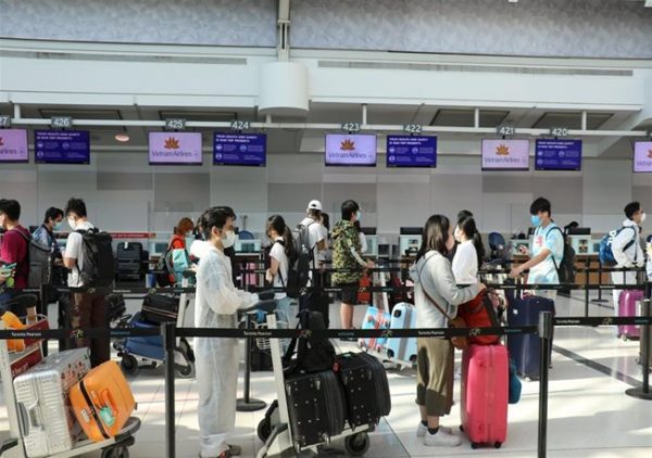 Thêm 12 ca dương tính Covid-19 nhập cảnh từ Nga