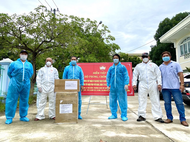 Doanh nghiệp du lịch hỗ trợ nhu yếu phẩm cho 1.400 hộ khó khăn do Covid-19 ở Đà Nẵng Doanh nghiệp du lịch hỗ trợ nhu yếu phẩm cho 1.400 hộ khó khăn do Covid-19 ở Đà Nẵng