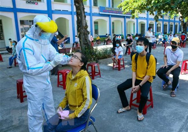 Tròn 12 ngày không ca nhiễm mới Covid-19 trong cộng đồng, cụ ông 70 tuổi được chữa khỏi Tròn 12 ngày không ca nhiễm mới Covid-19 trong cộng đồng, cụ ông 70 tuổi được chữa khỏi