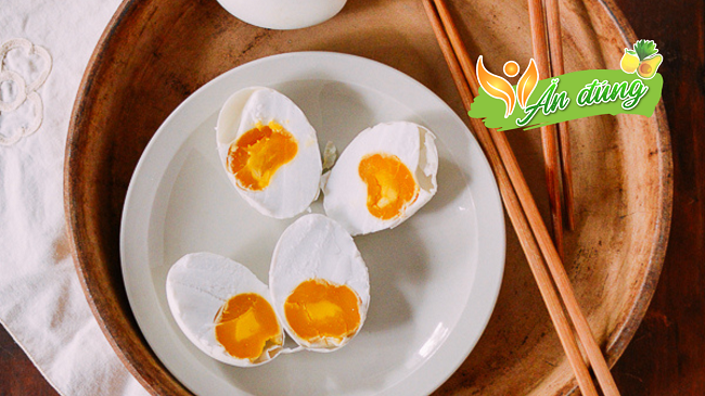 Ăn nhiều trứng vịt muối có hại không?