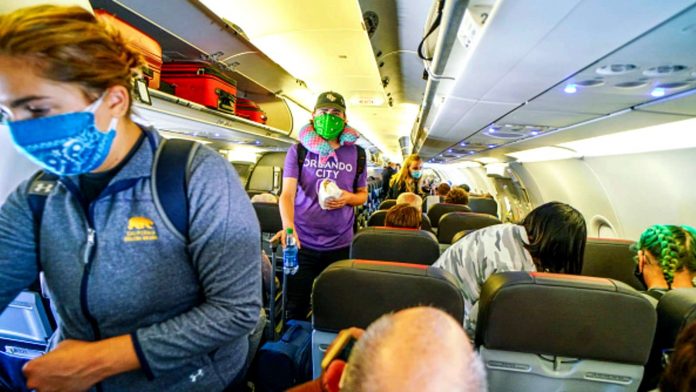 Dịch Covid khiến các chuyến bay quốc tế vào Mỹ giảm hẳn CNBC.com