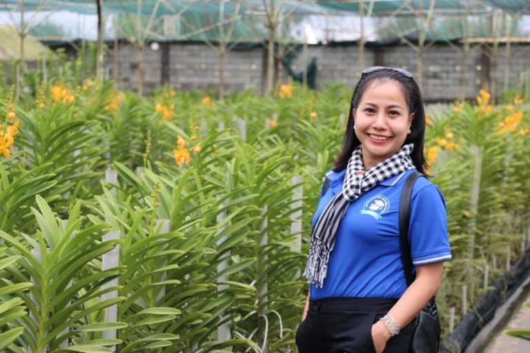 Ở nhà mùa dịch: Giảng viên Học viện cán bộ sống trong tâm dịch làm nước chanh cho tình nguyện viên