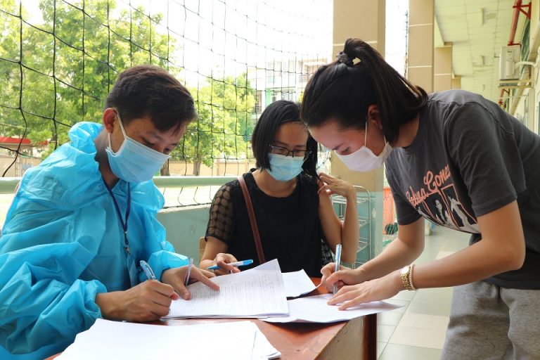 Bắt đầu thí điểm cách ly 7 ngày với người nhập cảnh tại Quảng Ninh Bắt đầu thí điểm cách ly 7 ngày với người nhập cảnh tại Quảng Ninh