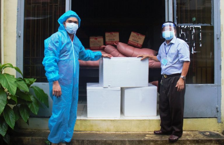 Thêm 300 phần quà đến với người khó khăn ở TPHCM qua chương trình “Saigon Times – Nối vòng tay lớn”