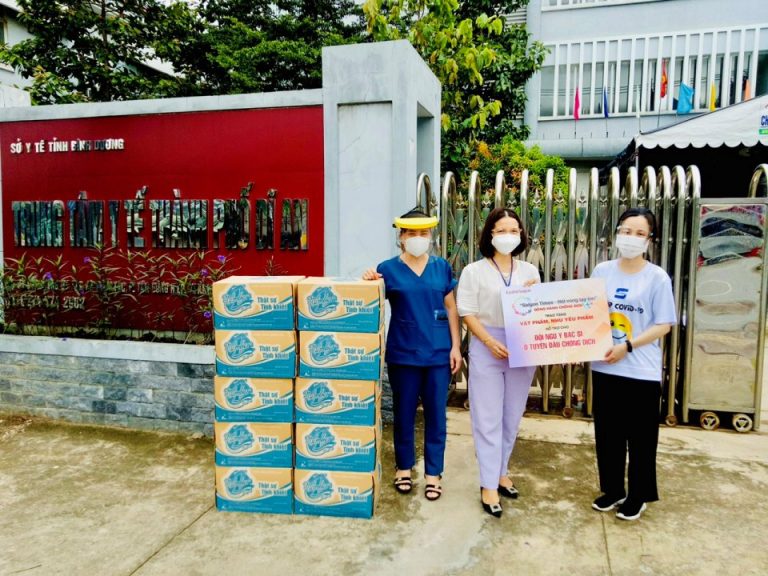 “Saigon Times – Nối vòng tay lớn” tiếp sức Trung tâm Y tế thành phố Dĩ An, Bình Dương
