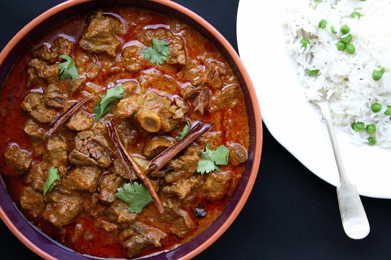 Trưa nay ăn gì: Lamb Rogan Josh thơm nồng hương vị Ấn Trưa nay ăn gì: Lamb Rogan Josh thơm nồng hương vị Ấn