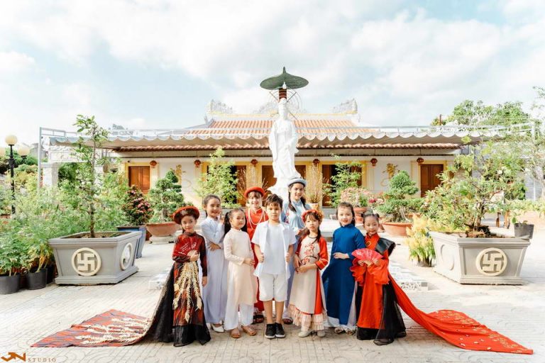 Du lịch giữa mùa dịch: Quê hương của con là tuổi thơ của cha mẹ Du lịch giữa mùa dịch: Quê hương của con là tuổi thơ của cha mẹ