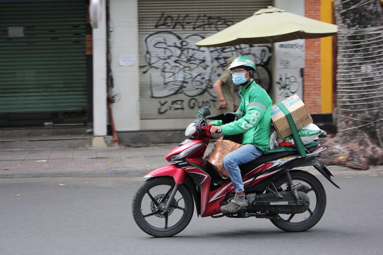 Từ ngày 6-9, Bình Dương nới lỏng giãn cách, đề nghị cấp “thẻ xanh” cho người tiêm đủ 2 mũi vắc-xin ở vùng xanh