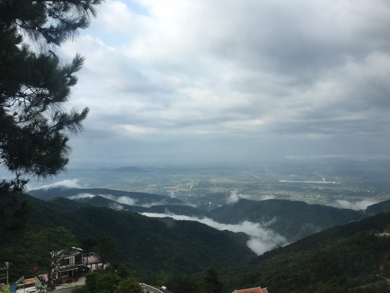 Du lịch giữa mùa dịch: Săn mây trên núi Tam Đảo cùng đồng bọn Du lịch giữa mùa dịch: Săn mây trên núi Tam Đảo cùng đồng bọn