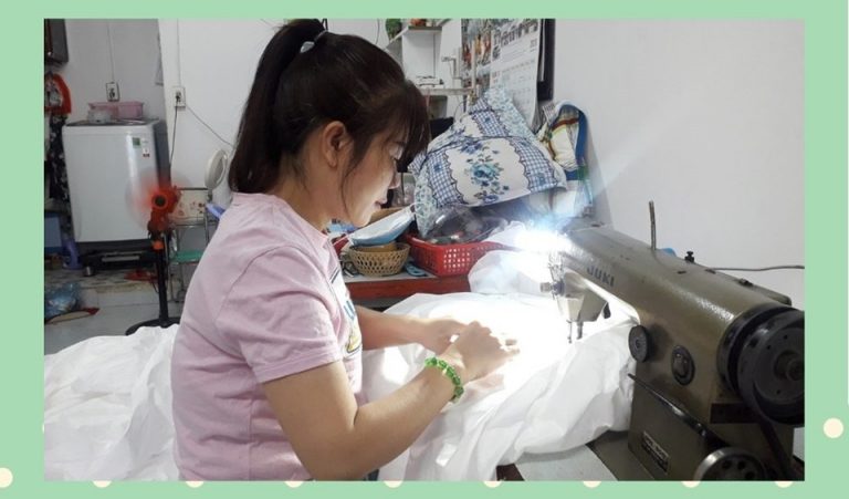 Xóm trọ lan tỏa phong trào may đồ bảo hộ gửi tuyến đầu chống dịch