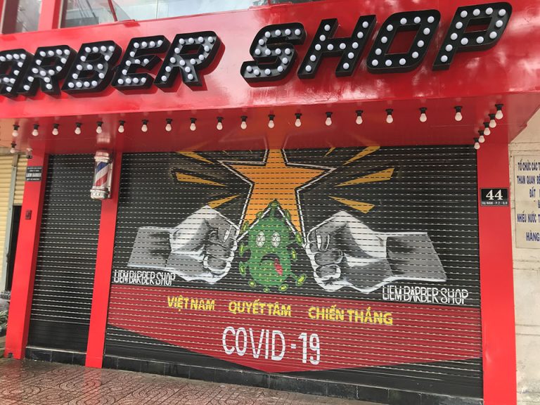 Tâm sự của shipper già trong những ngày “ai ở đâu ở yên ở đấy”