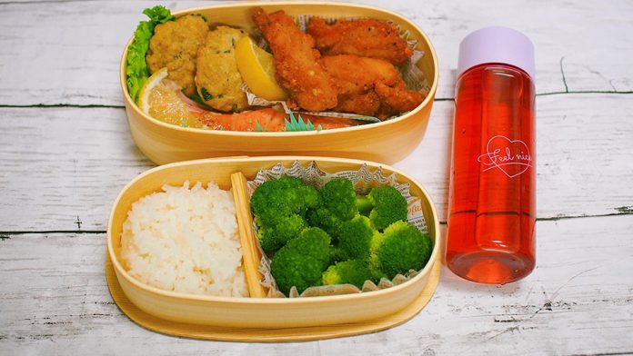 T4_Thịt đùi gà chiên giòn, cá hồi nướng chanh, chả cá thu, bông cải hấp. Trà táo đỏ_Hoa Quỳnh Nguyễn