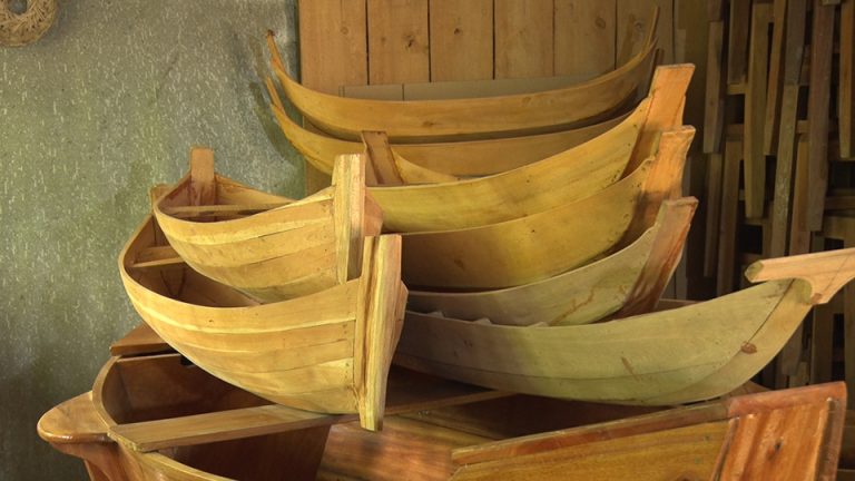 Làng đóng xuồng nổi tiếng Đồng Tháp gặp khó vì dịch Covid-19 Làng đóng xuồng nổi tiếng Đồng Tháp gặp khó vì dịch Covid-19