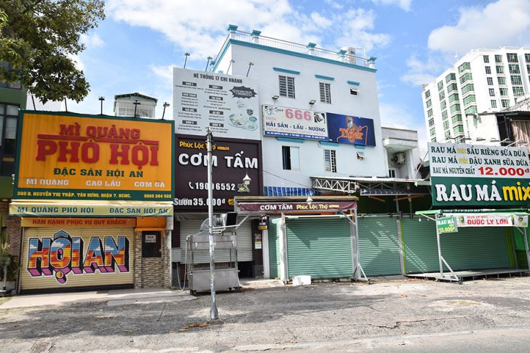 Ngày đầu “bình thường mới” ở quận 7 Ngày đầu “bình thường mới” ở quận 7