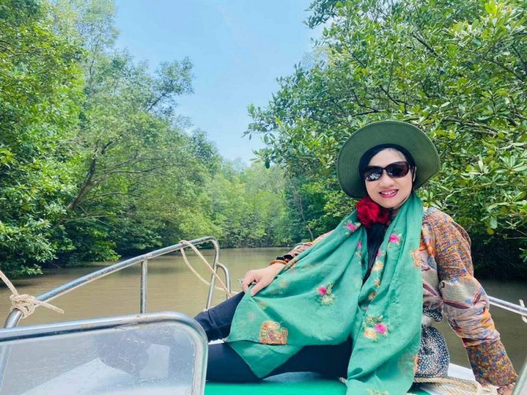 Chuyện nghề du lịch: Đâu chỉ khách du lịch mà hướng dẫn viên cũng rung động qua mỗi chuyến đi Chuyện nghề du lịch: Đâu chỉ khách du lịch mà hướng dẫn viên cũng rung động qua mỗi chuyến đi