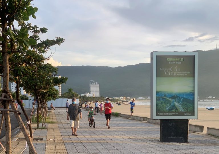 Đà Nẵng: Người dân “vùng xanh” tập thể dục từ tờ mờ sáng