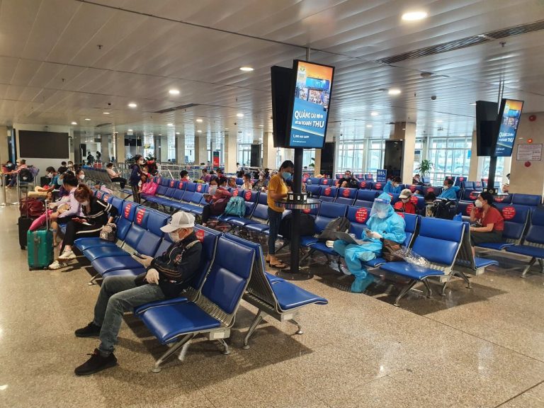 Bản tin ngày 12-1: Hạn chế chuyến bay hồi hương về Tân Sơn Nhất, Nội Bài Bản tin ngày 12-1: Hạn chế chuyến bay hồi hương về Tân Sơn Nhất, Nội Bài