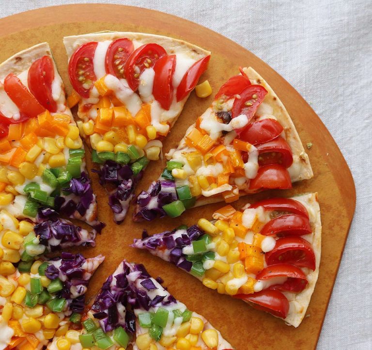 Trưa nay ăn gì: “tô màu” bữa trưa bằng pizza rau củ ngũ sắc Trưa nay ăn gì: “tô màu” bữa trưa bằng pizza rau củ ngũ sắc