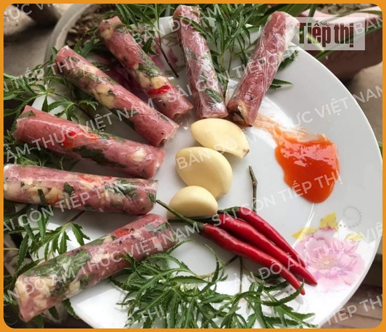 Bản đồ ẩm thực: Đặc sắc món quà vặt nem chua Thanh Hóa