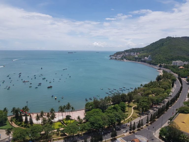 Vũng Tàu “mở” lại biển, thí điểm đón khách du lịch