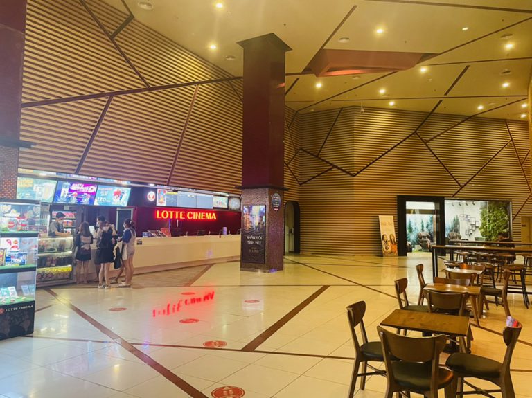 Rạp chờ khách, khách chờ phim Rạp chờ khách, khách chờ phim