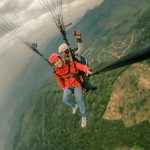 Bay dù lượn ở Đồi Bù, Hà Nội _ Ảnh: Trần Hiếu