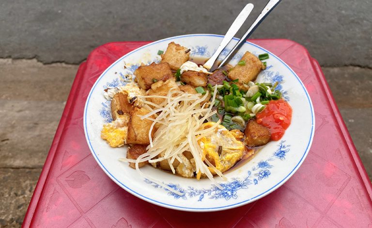 13 món ăn đường phố ngon nhất Việt Nam mà du khách không nên bỏ lỡ