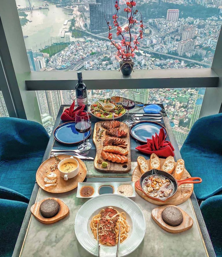 Bỏ túi những điểm đến dùng bữa tối sang trọng đêm Noel tại TPHCM