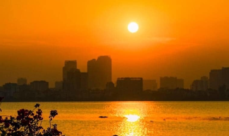 Khám phá địa điểm ngắm hoàng hôn tuyệt đẹp ở hồ Tây