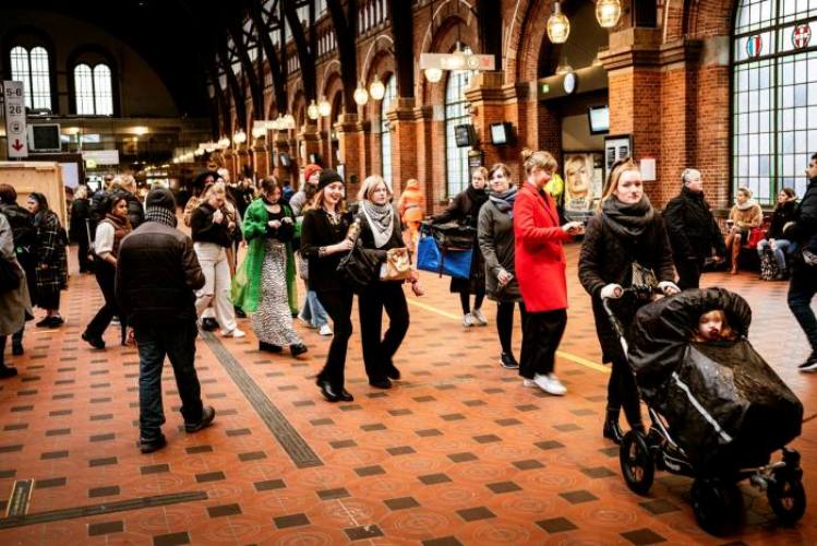 Các nước châu Âu bắt đầu chấm dứt hoặc nới lỏng xét nghiệm Covid-19