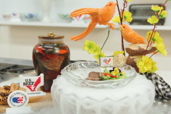 Món lạ ngày Tết: Bắp bò Mỹ ngâm nước mắm