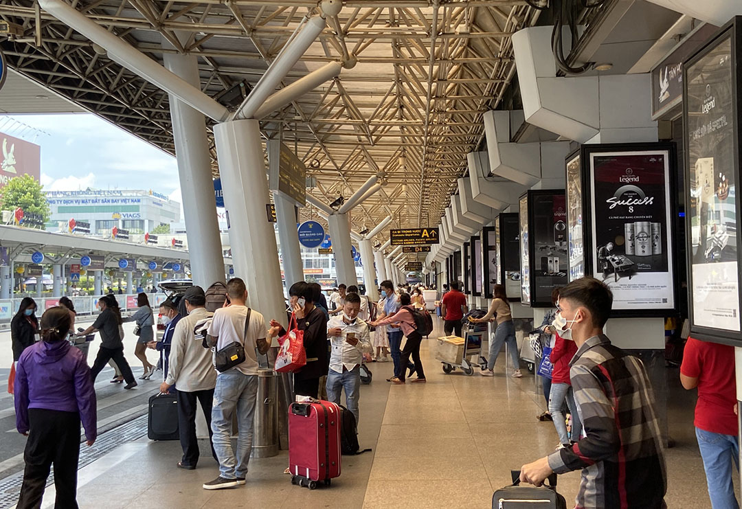 Ga quốc nội sân bay Tân Sơn Nhất - Minh Hoàng